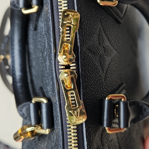FINAL DROP Authentic LV Speedy 20 Bandoliere Giant Empreinte. Like NEW - Picture 7 of 12